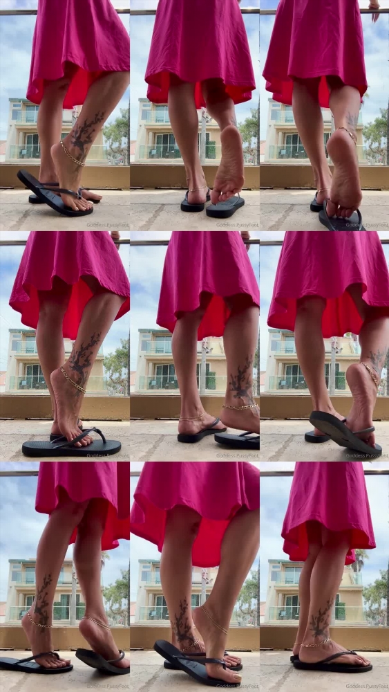 Gorgeous Goddess PussyFoot's Beach Day