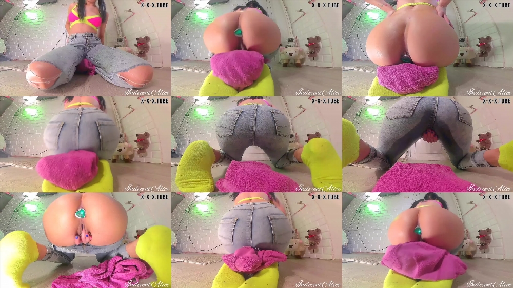 Perfect Brunette In Tight Jeans Humps Hard A Towel