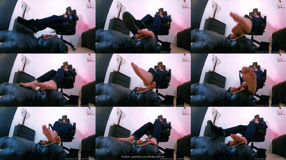 Gamer Girl's Foot Stool Slave Advent Calendar