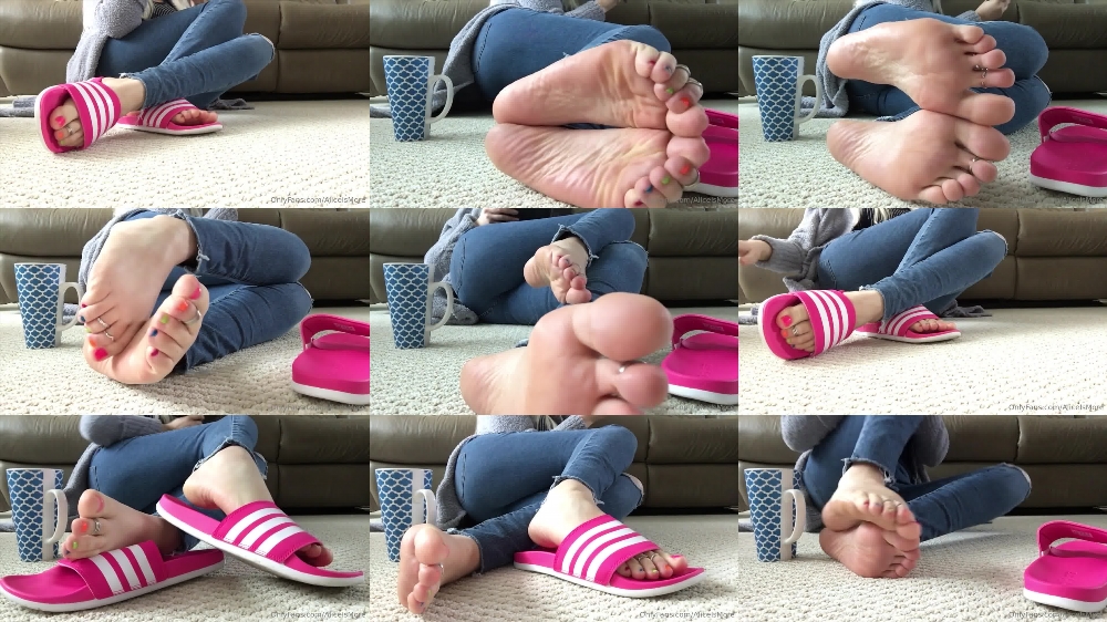 Alice Is More: A Playful VR Porn Experience