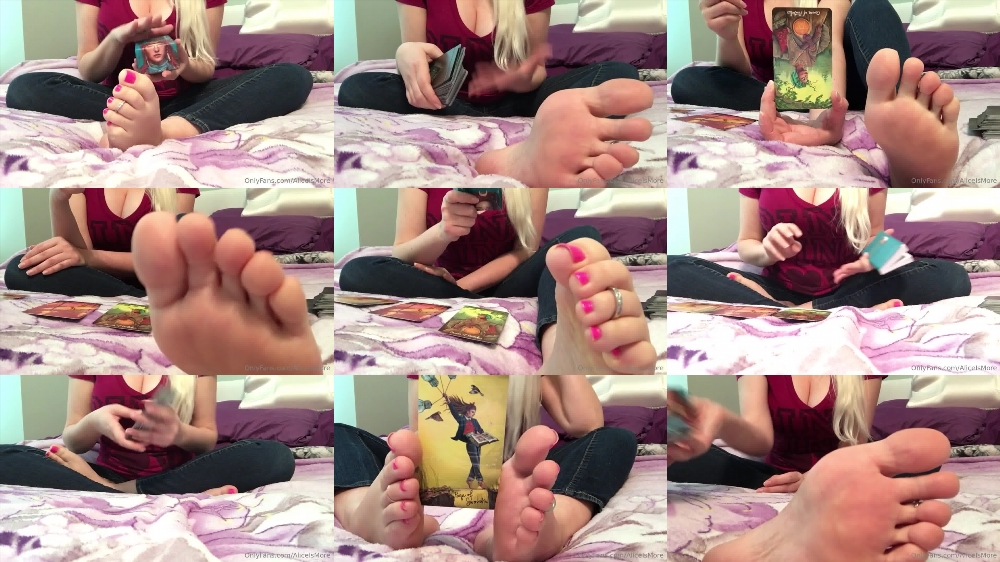 Alice Is More: A Tarot Reading First Attempt