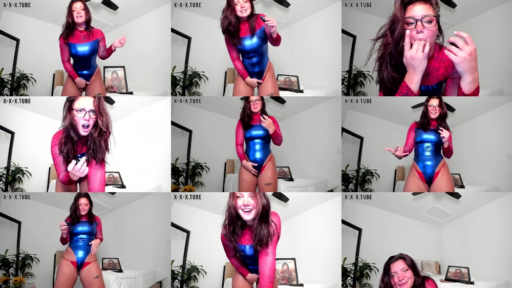 Watch Emily Jones' Sizzling Chaturbate Performance