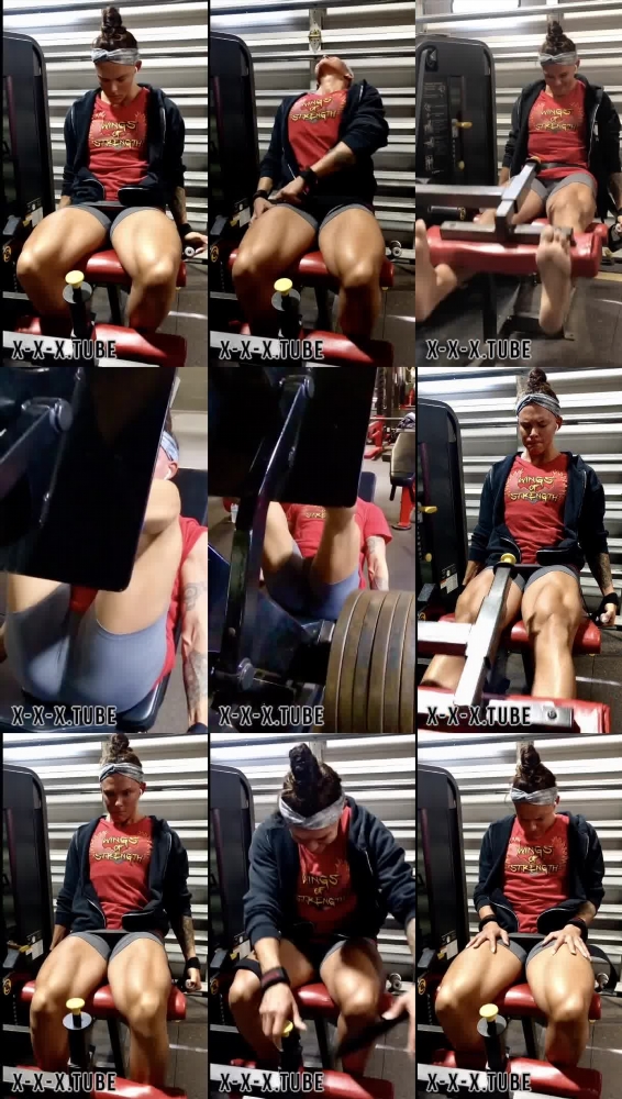 Lexa Stahl Shares Thoughts On Her Long Legs