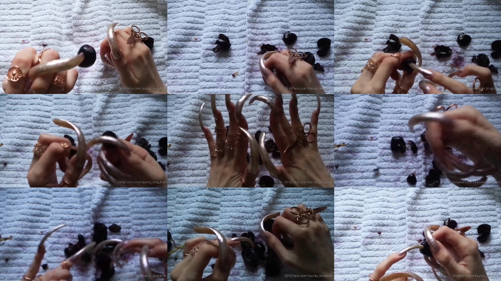 LaLaLaura's Exclusive OnlyFans Video: Chistinas Grab Claw