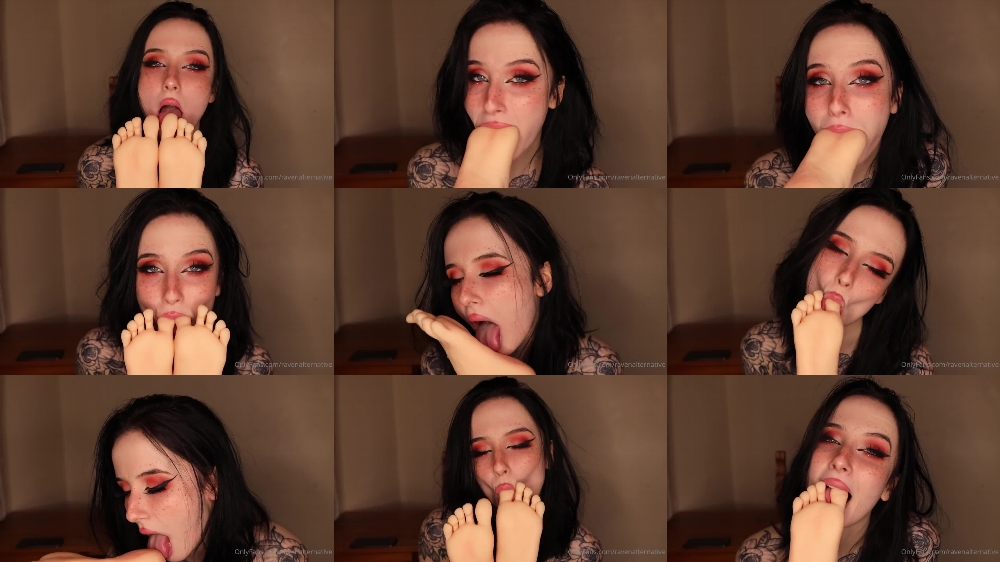 Raven Alternative Thanking Honku for Grippers - OnlyFans Video