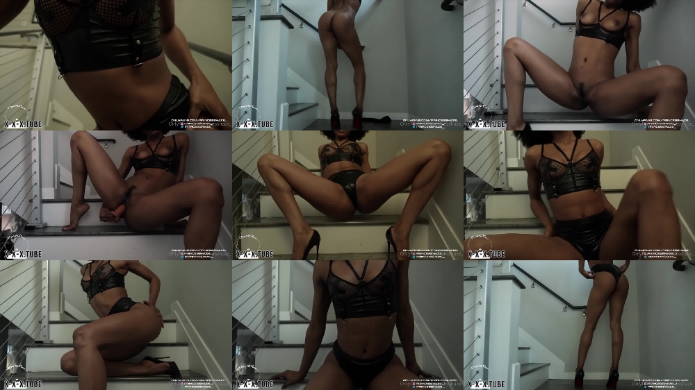 Princesshaze's Sensual Strip Tease