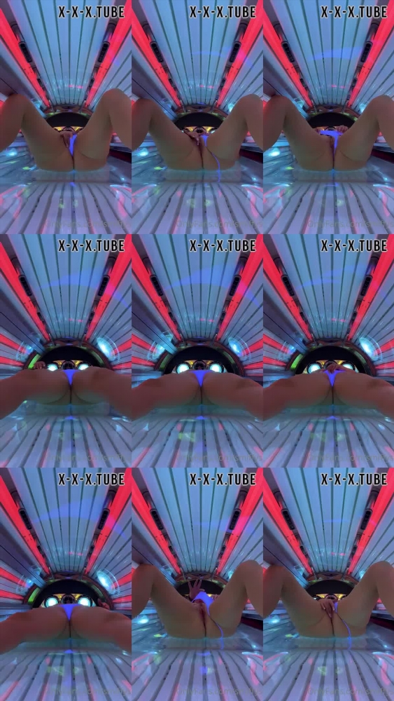 Sxphiemxi's Sizzling Sunbed Session on Onlyfans