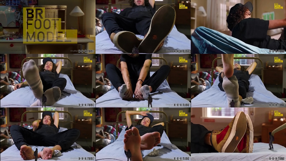 Brfootmodel: The Foot Slave in the Cupboard