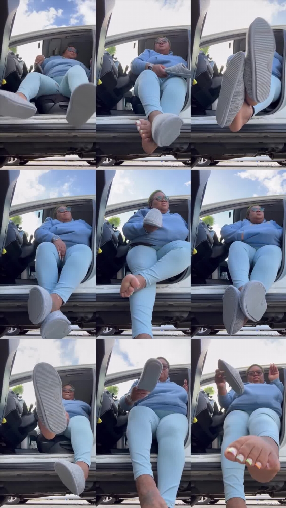 Beautyful_footsies's Stinky Slippers Video