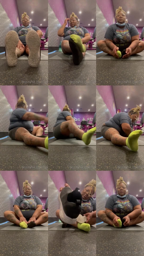 Sultry Stinky Sock Tease by Beautyful_footsies