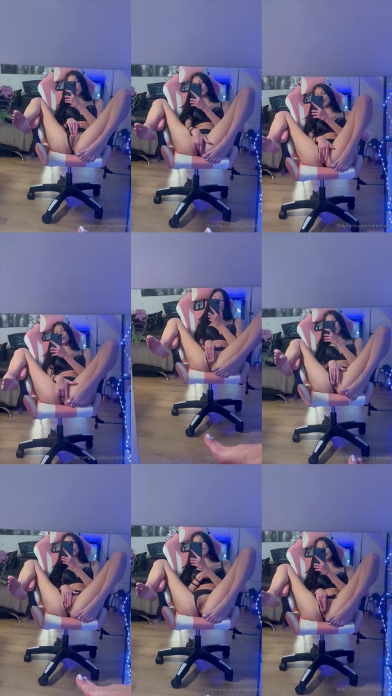 Cute Elisen's New OnlyFans Juicy Pussy and Soles Video