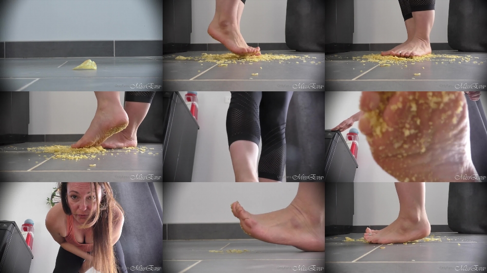 Miss Eva's Crushing Chips Video on OnlyFans