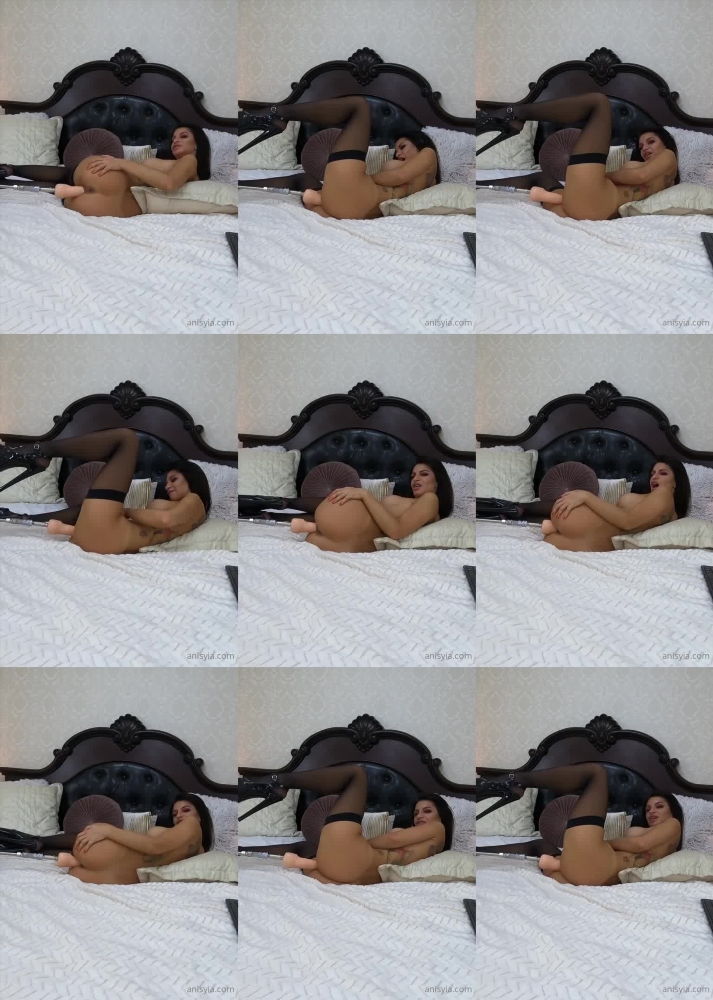 Anisyia's Sensual Machine Adventure