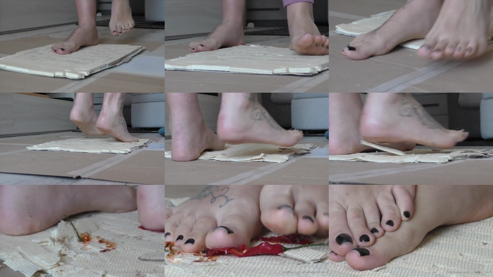 Italian Girlfriend: Feet Fetish Fun