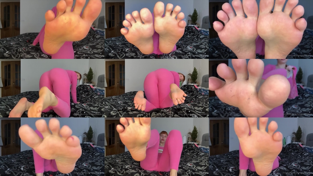 Watch Goddess Kira's Feet Worship Session