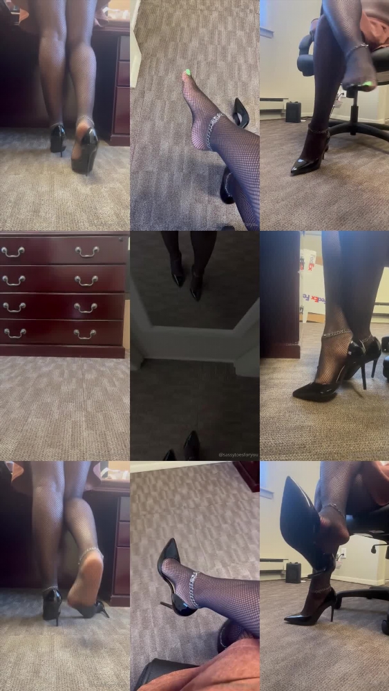 Sassy Toes: Flirty Office Feet