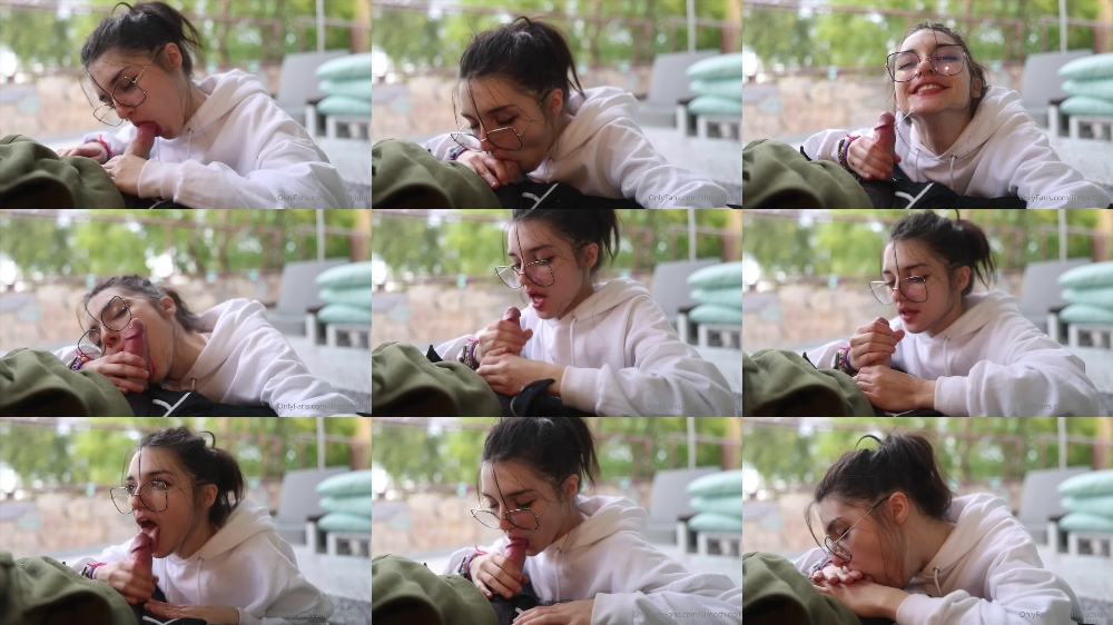 Lilmochidoll's Exciting Blowjob Show