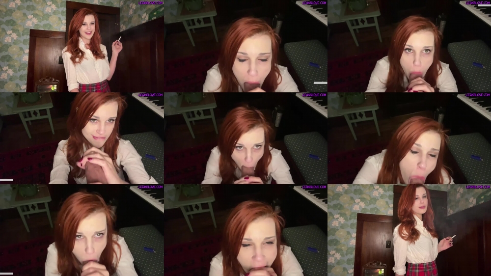 Olive Wood's Steamy Girlfriend Session