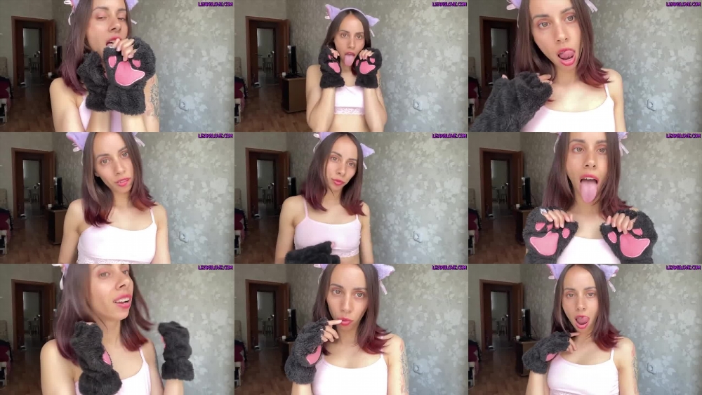 Pantera Nika: Cute Teen Showcases Her Pretty Face