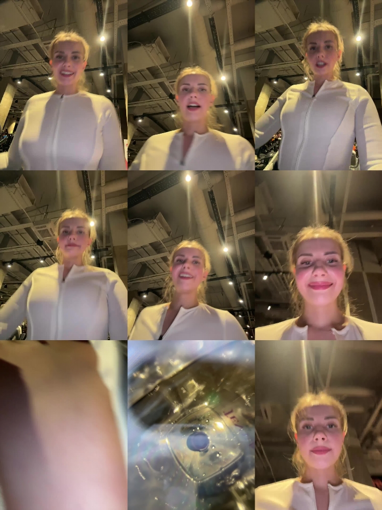 Jenna Hoskins: A Mature MILF's Anal Play Adventure