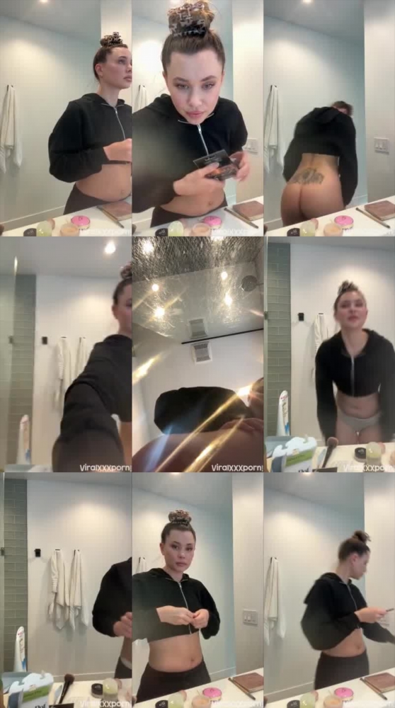 Robynmarielove Shows Off Her Cunt on Twitch