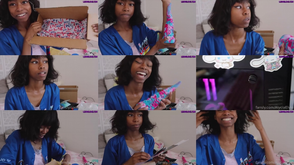 AlyciaElvie Unboxes Her IKA Bad Dragon VR Toy