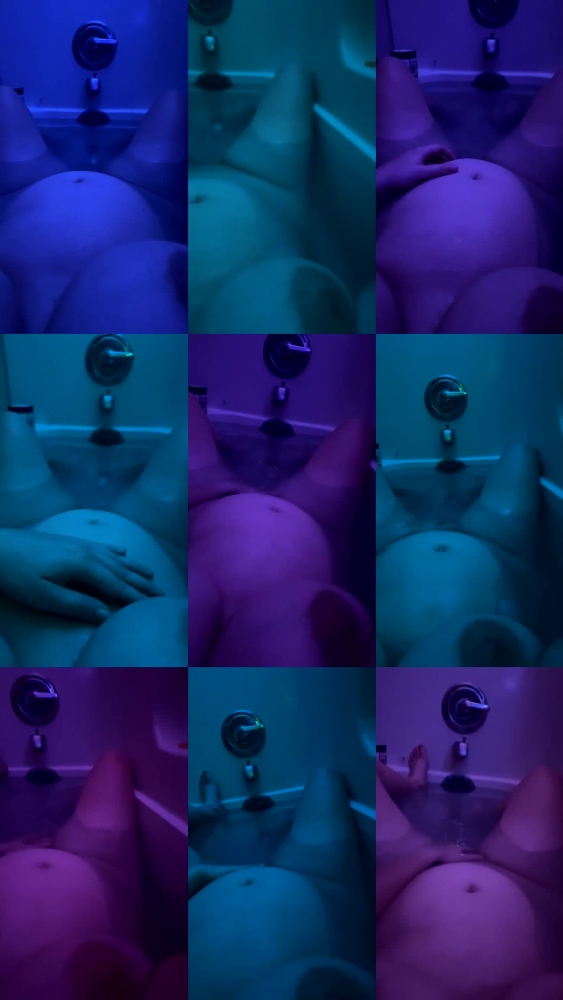 Livpat3's Steamy Bathtub Masturbation