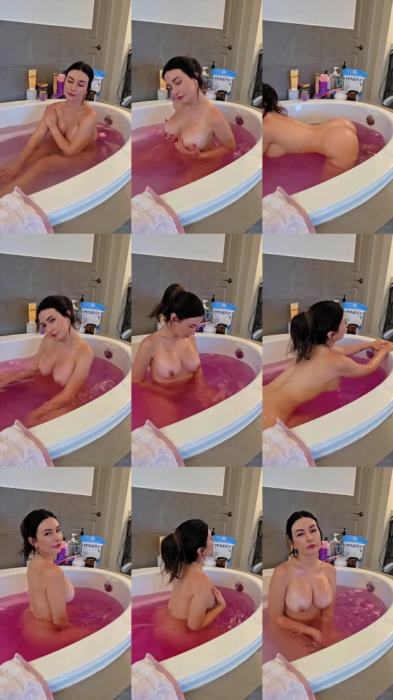 Alinity's Pink Bath Surprises