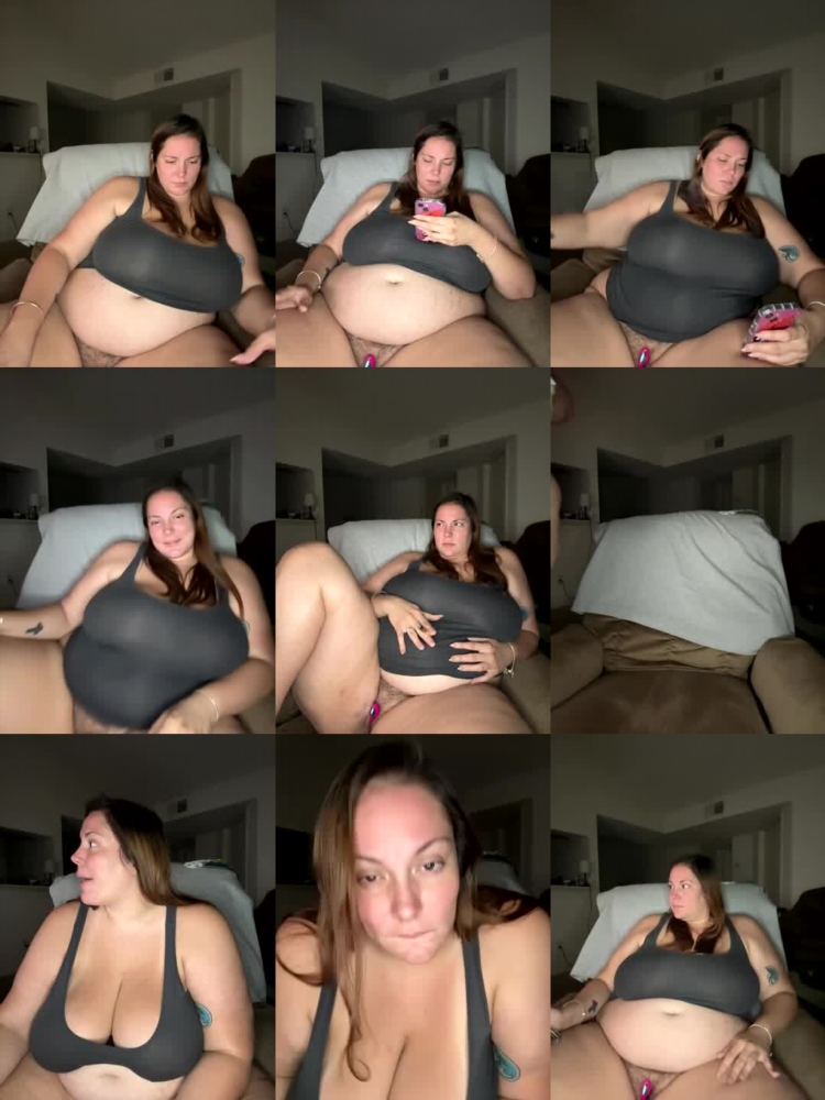 Layla Scarlett's Exciting Pizza Delivery in 4K VR