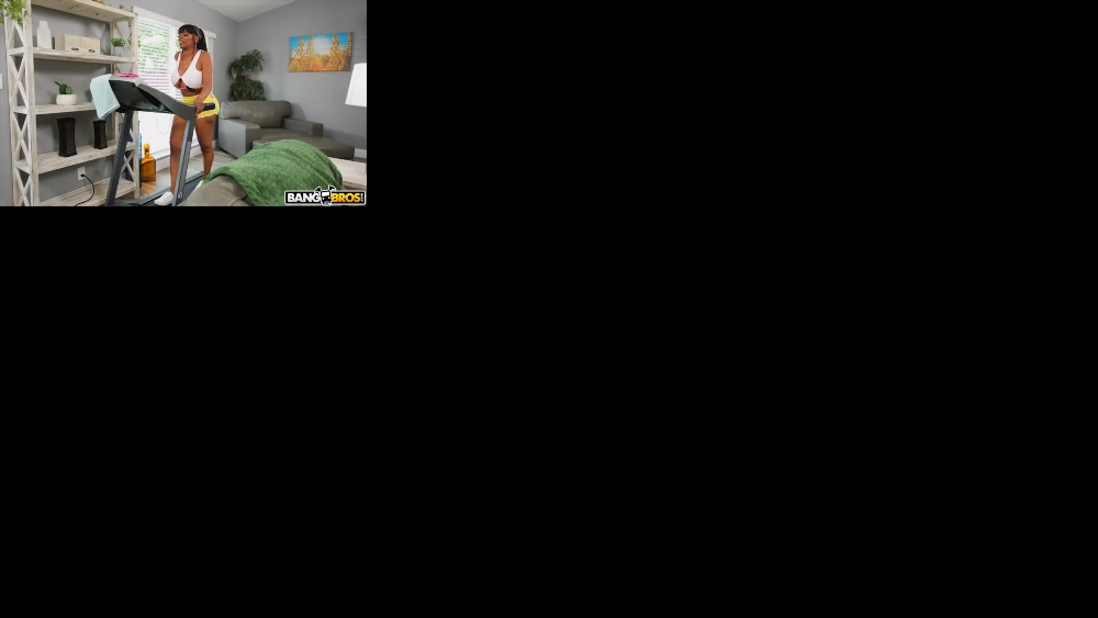 Yum Thee Boss: A Seductive MILF Scene