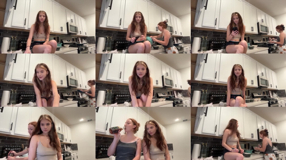 Alli Rae, Sarah Vandella - Sarah And Alli's Bubble Butt Bang