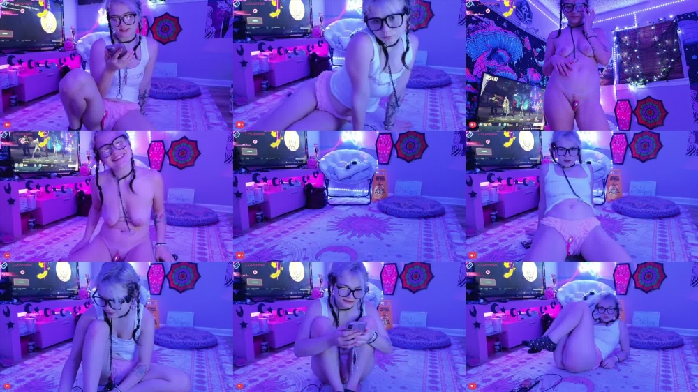 MomComesFirst - Robbin Banx And Dez Hansen Joining In