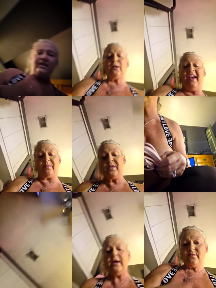 Lady Lyne - Ladys Juicy Boobs