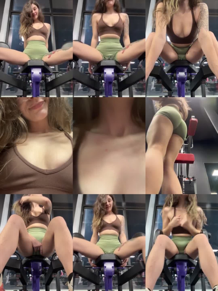 LupuWellness Teases Her Thick Booty in E-girl Collab Video