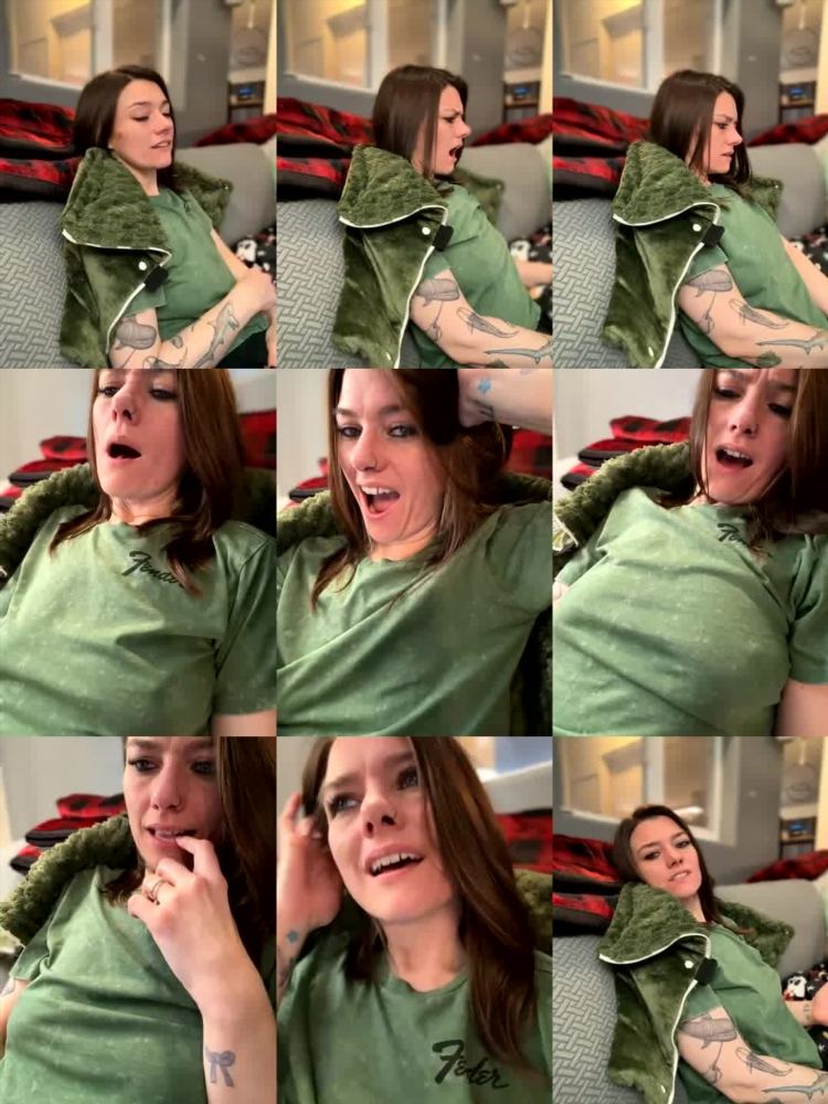 Eva Elfie Leaks Her Tight Wet Pussy In Kinky OnlyFans Video