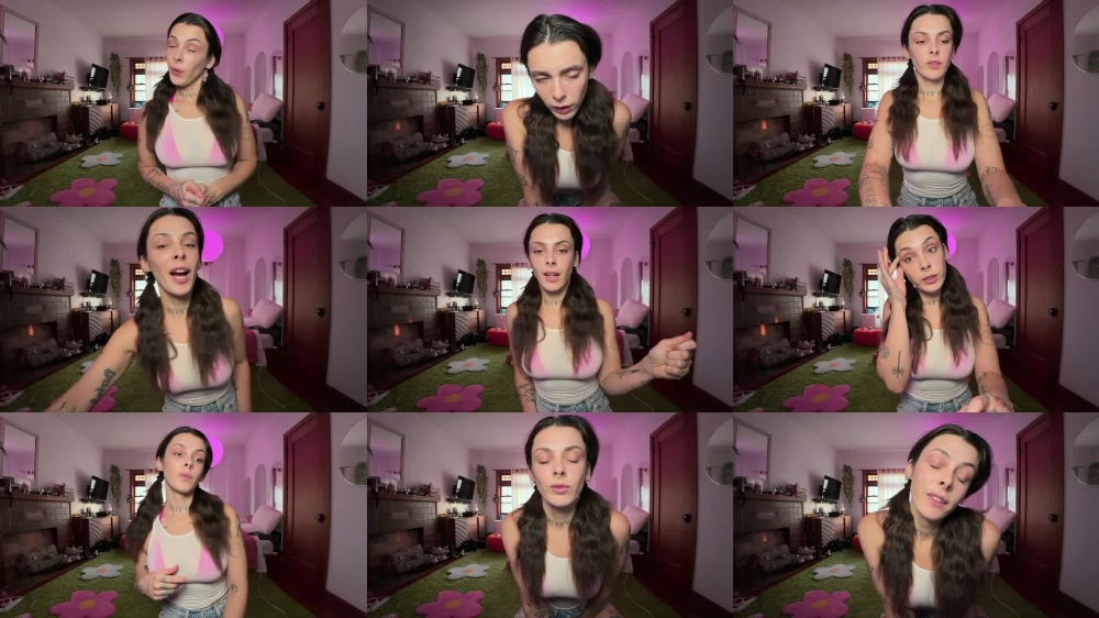 Princessiggy Stars in Pussy Play Solo Video